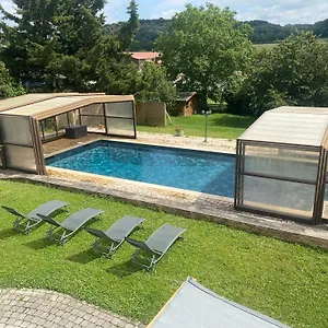 Hébergement de vacances Maison 3 Chambres, 3 Sdb, Terrasse, Piscine,, Meyrie